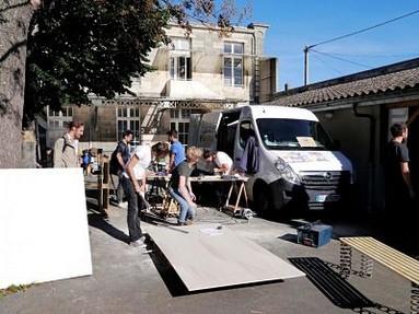 camion compagnons batisseurs car équipe opt
